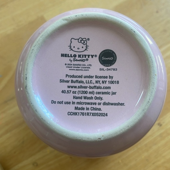 Hello Kitty by Sanrio - Picture 5 of 6